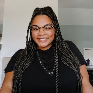 Meet your Posher, Mikayla